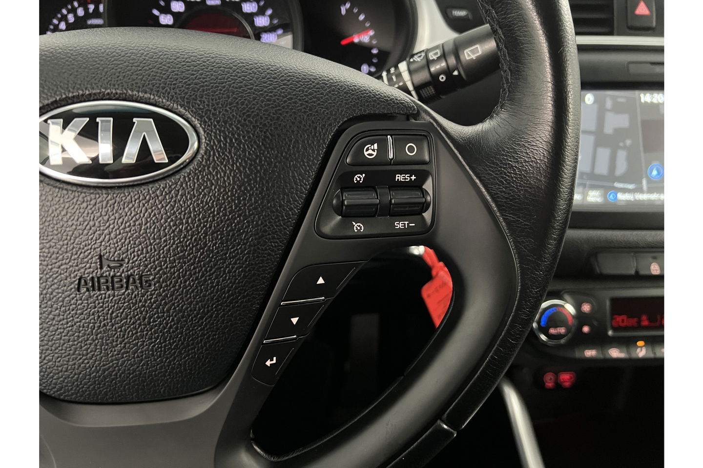 Kia Ceed 1.0 T-GDi Design Edition Camera Carplay LED Trekhaak Clima Navi PDC 16"LMV