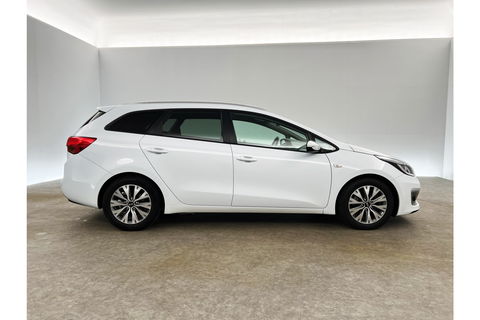 Kia Ceed 1.0 T-GDi Design Edition Camera Carplay LED Trekhaak Clima Navi PDC 16"LMV