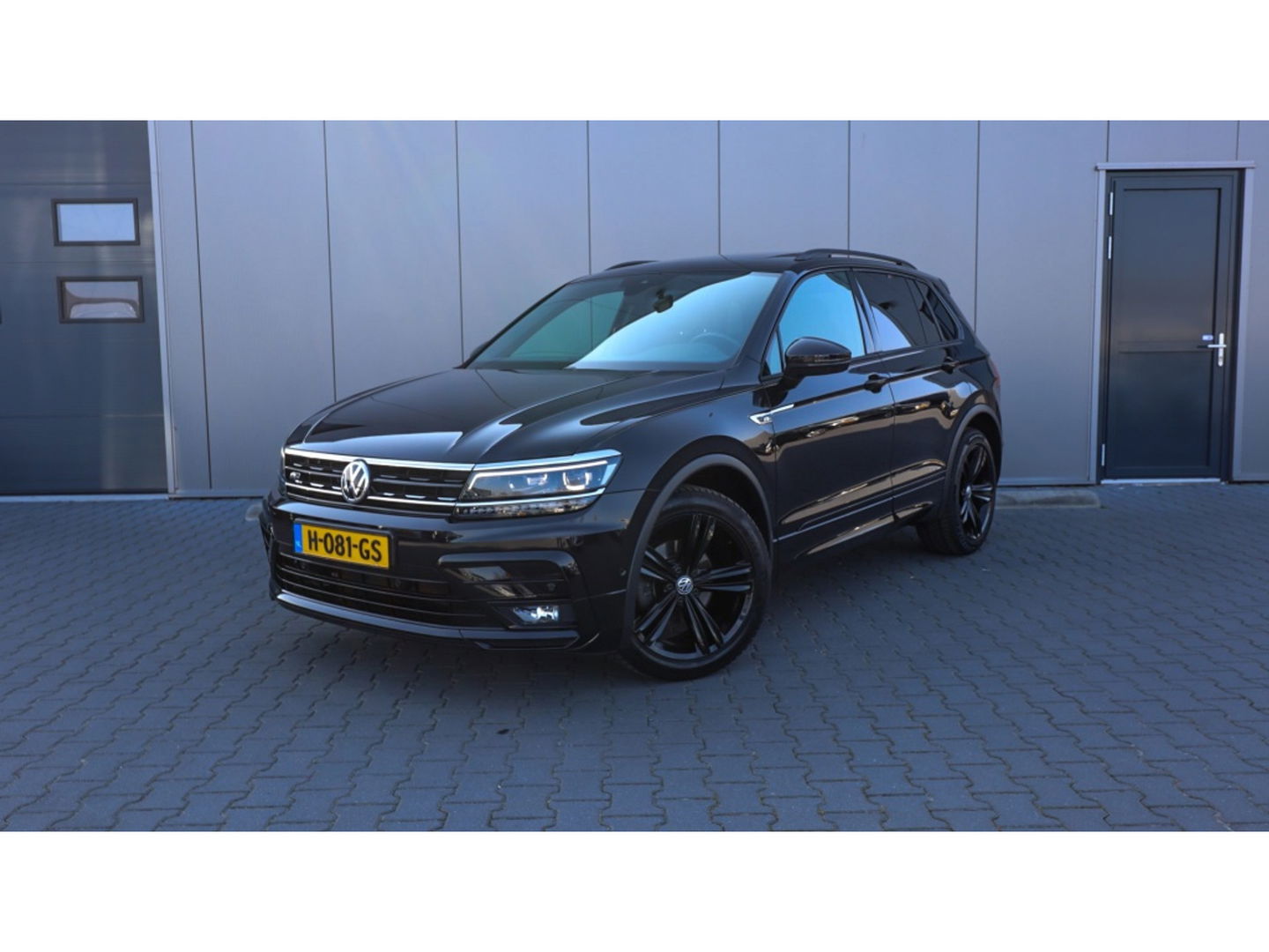 Volkswagen Tiguan 1.5 TSI Highl. Bus R | 3X R-Line | Led | Pano | Camera