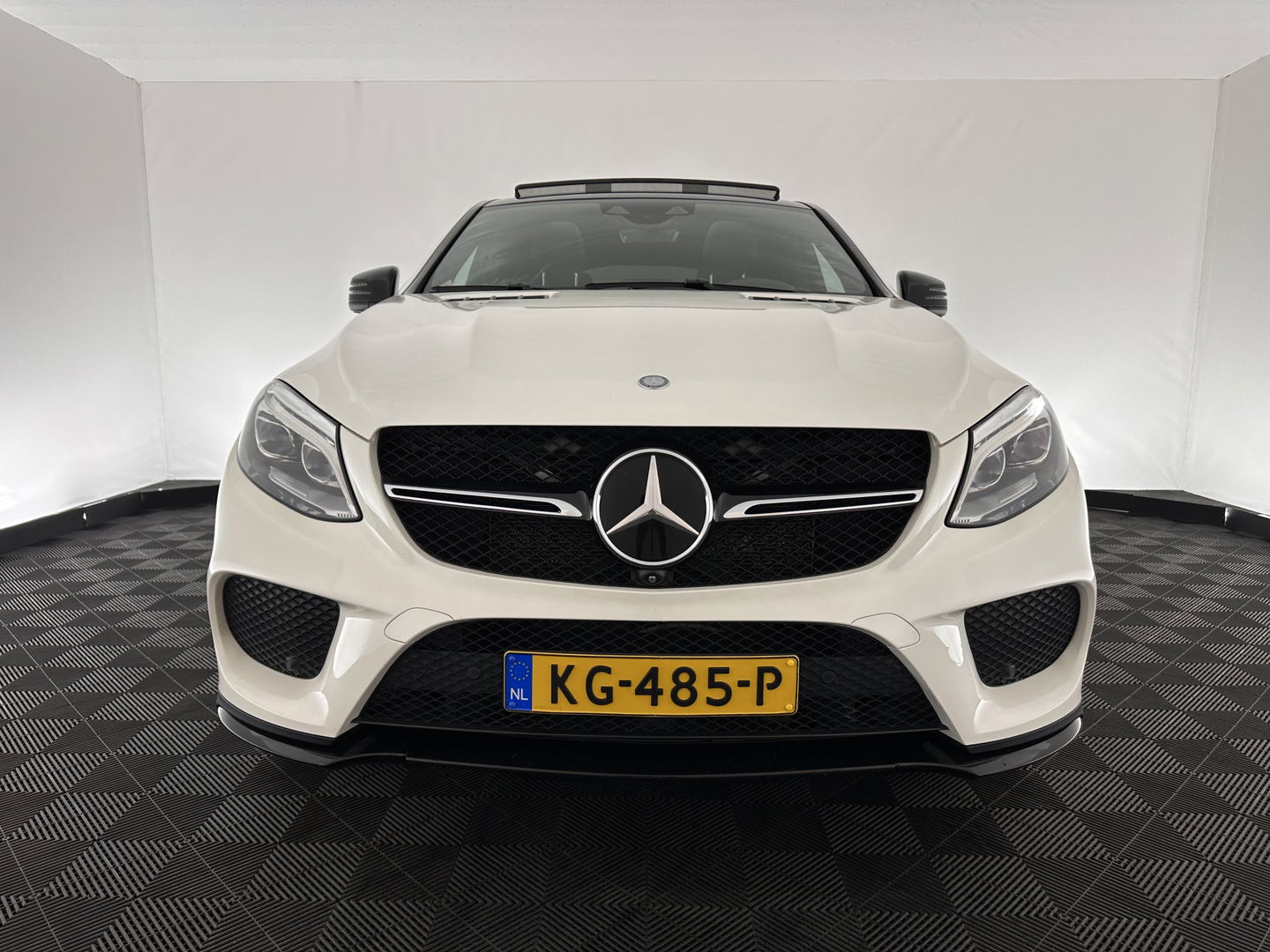 Mercedes-Benz GLE Coupé 450 AMG 4-MATIC Aut. *PANO | DISTRONIC | LUXURY-LEATHER | FULL-LED | HARMAN/KARDON-AUDIO | MEMORY-PACK | TOPVIEW | BLINDSPOT | SPORT-SEATS | KEYLESS | AIR-SUSPENSION | DAB+ | NAVI-FULLMAP | TOWBAR | 22''ALU