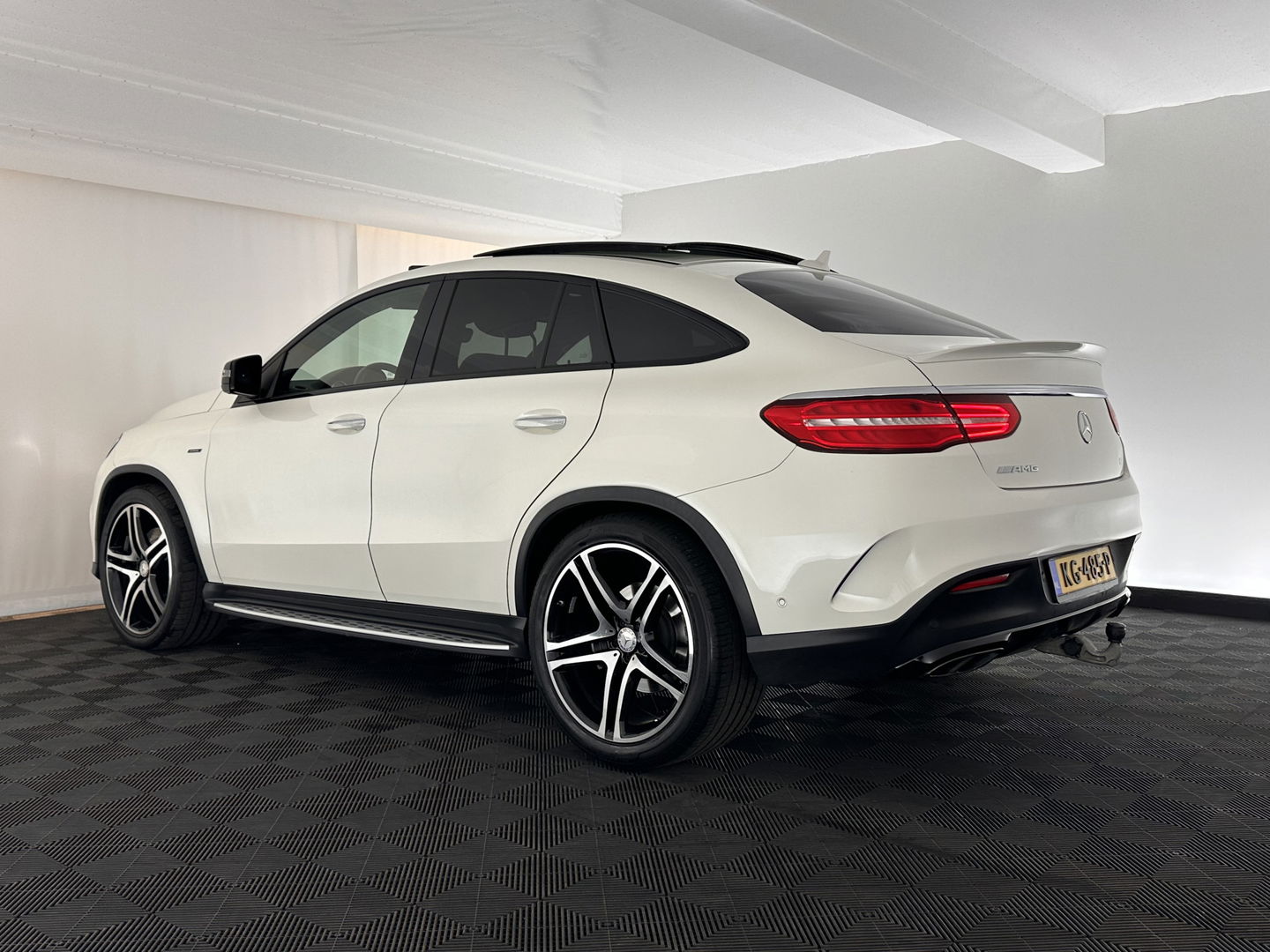 Mercedes-Benz GLE Coupé 450 AMG 4-MATIC Aut. *PANO | DISTRONIC | LUXURY-LEATHER | FULL-LED | HARMAN/KARDON-AUDIO | MEMORY-PACK | TOPVIEW | BLINDSPOT | SPORT-SEATS | KEYLESS | AIR-SUSPENSION | DAB+ | NAVI-FULLMAP | TOWBAR | 22''ALU