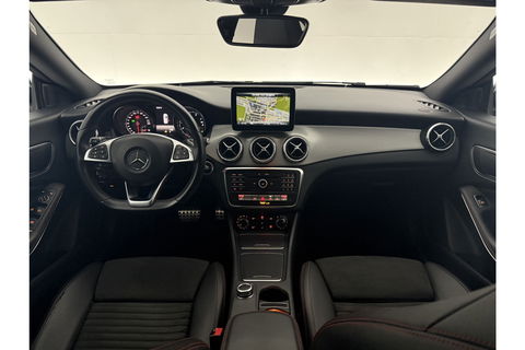 Mercedes-Benz CLA-Klasse 180 AMG Camera LED Navigatie Airco Cruise PDC 18"LMV Stoelverwarming