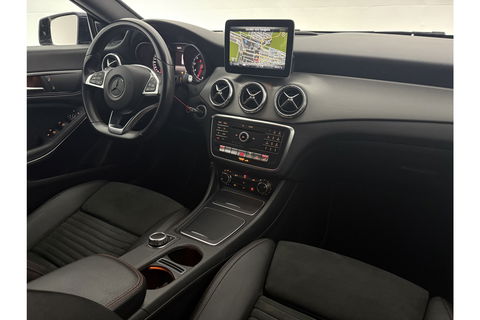 Mercedes-Benz CLA-Klasse 180 AMG Camera LED Navigatie Airco Cruise PDC 18"LMV Stoelverwarming