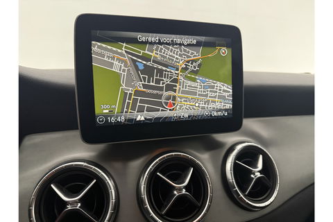 Mercedes-Benz CLA-Klasse 180 AMG Camera LED Navigatie Airco Cruise PDC 18"LMV Stoelverwarming
