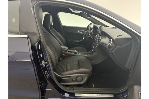 Mercedes-Benz CLA-Klasse 180 AMG Camera LED Navigatie Airco Cruise PDC 18"LMV Stoelverwarming