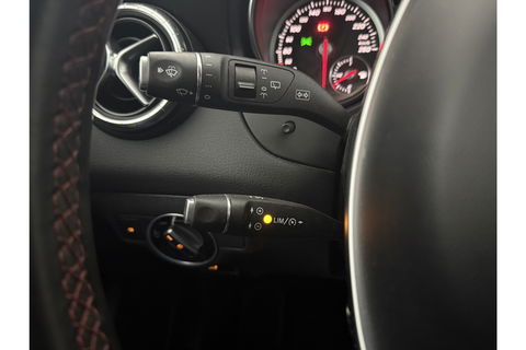 Mercedes-Benz CLA-Klasse 180 AMG Camera LED Navigatie Airco Cruise PDC 18"LMV Stoelverwarming