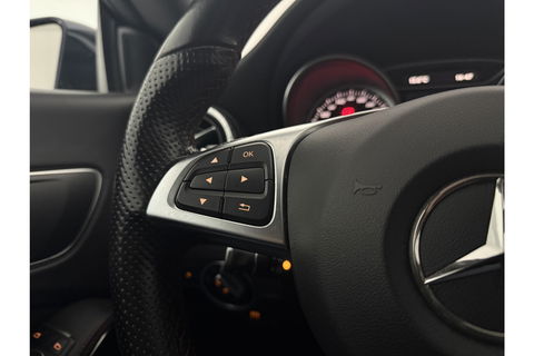 Mercedes-Benz CLA-Klasse 180 AMG Camera LED Navigatie Airco Cruise PDC 18"LMV Stoelverwarming