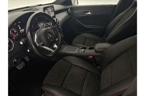 Mercedes-Benz CLA-Klasse 180 AMG Camera LED Navigatie Airco Cruise PDC 18"LMV Stoelverwarming