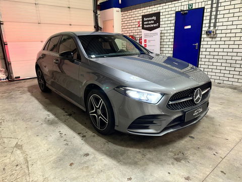 Mercedes-Benz A-Klasse 250 e AMG Line Night pakket
