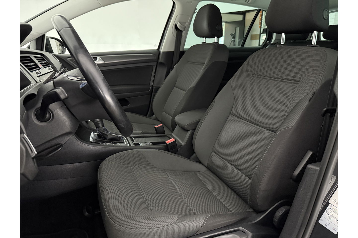 Volkswagen e-Golf E-DITION 136PK ELEKTRISCH | LED Virtual Clima Cruise Navigatie PDC 17''LMV
