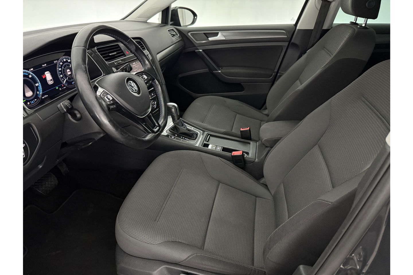 Volkswagen e-Golf E-DITION 136PK ELEKTRISCH | LED Virtual Clima Cruise Navigatie PDC 17''LMV