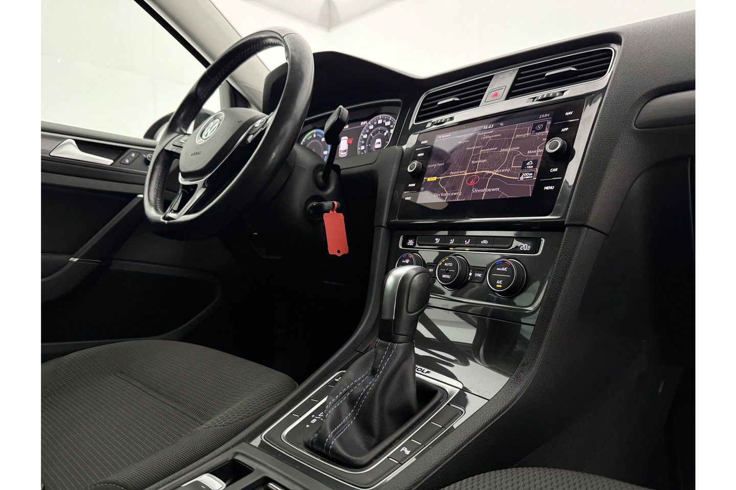 Volkswagen e-Golf E-DITION 136PK ELEKTRISCH | LED Virtual Clima Cruise Navigatie PDC 17''LMV