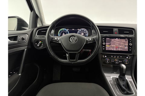Volkswagen e-Golf E-DITION 136PK ELEKTRISCH | LED Virtual Clima Cruise Navigatie PDC 17''LMV