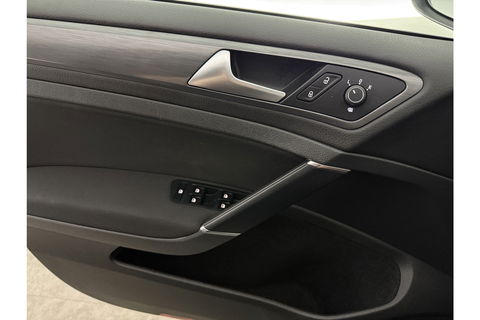 Volkswagen e-Golf E-DITION 136PK ELEKTRISCH | LED Virtual Clima Cruise Navigatie PDC 17''LMV