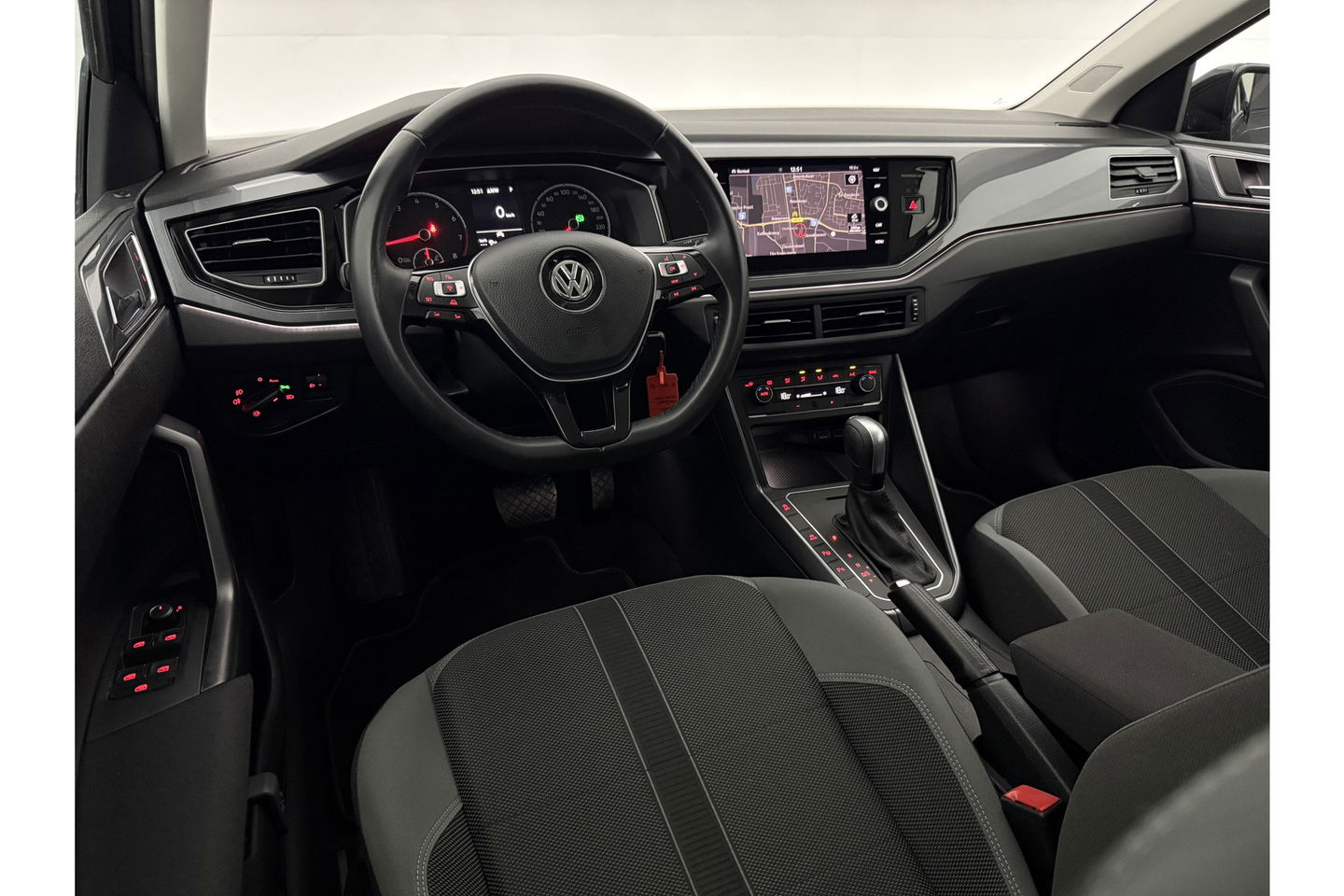 Volkswagen Polo 1.0 TSI R-line DSG Adaptive Cruise LED Carplay Clima Navigatie PDC 16"LMV