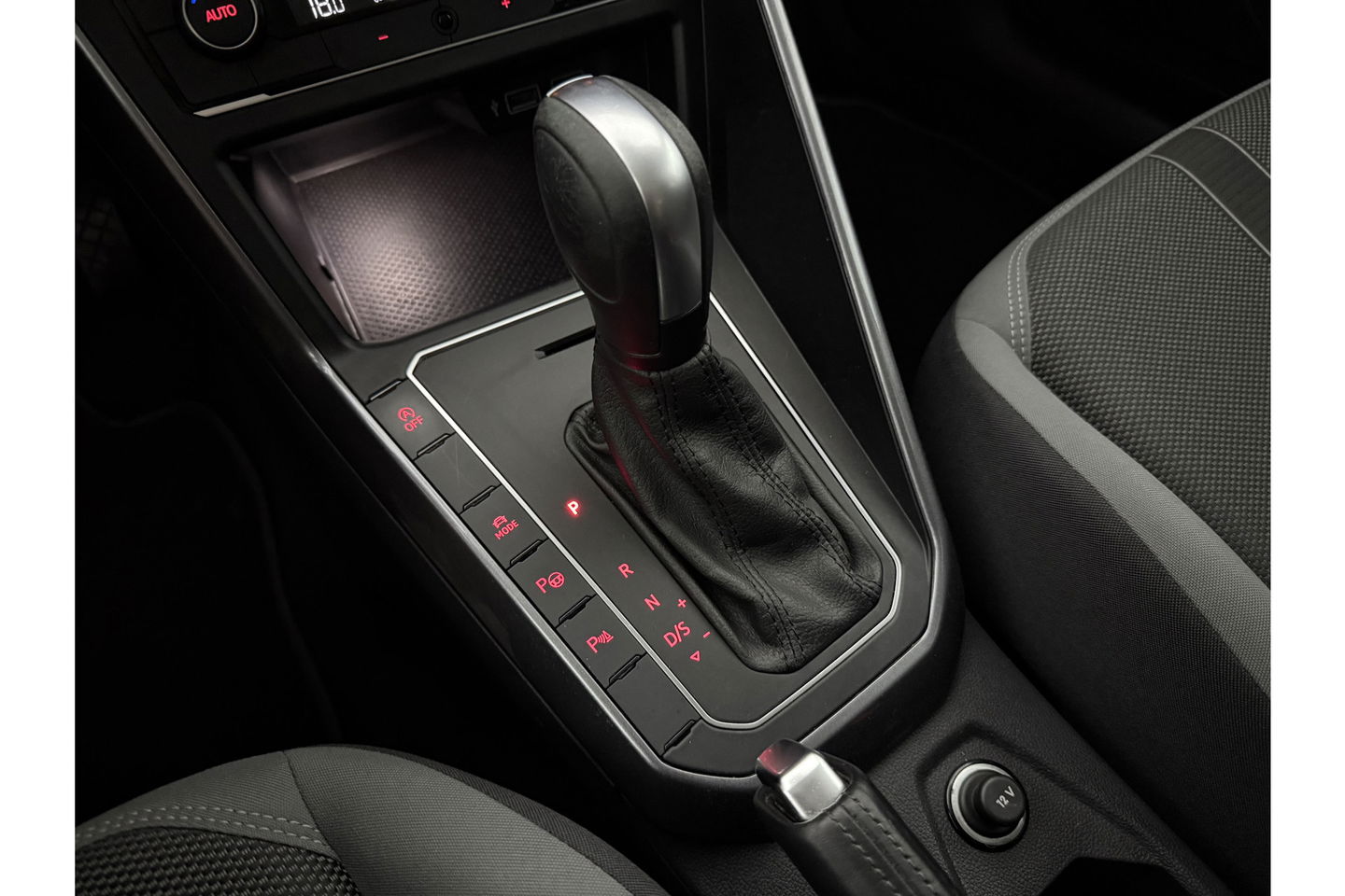 Volkswagen Polo 1.0 TSI R-line DSG Adaptive Cruise LED Carplay Clima Navigatie PDC 16"LMV