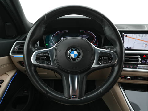 BMW 3 Serie Touring 330i High Executive Edition Sport-Pack Aut. *VERNASCA-FULL-LEATHER | DIGI-COCKPIT | FULL-LED | SPORT-SEATS | HIFI-SOUND | AMBIENT-LIGHT | HEATED-SEATS | DAB | NAVI-FULLMAP | ECC | CARPLAY | PDC | CRUISE | 18"ALU*