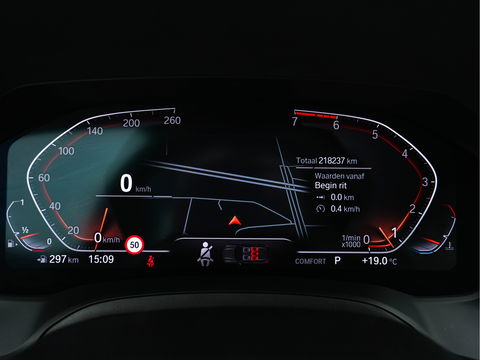 BMW 3 Serie Touring 330i High Executive Edition Sport-Pack Aut. *VERNASCA-FULL-LEATHER | DIGI-COCKPIT | FULL-LED | SPORT-SEATS | HIFI-SOUND | AMBIENT-LIGHT | HEATED-SEATS | DAB | NAVI-FULLMAP | ECC | CARPLAY | PDC | CRUISE | 18"ALU*
