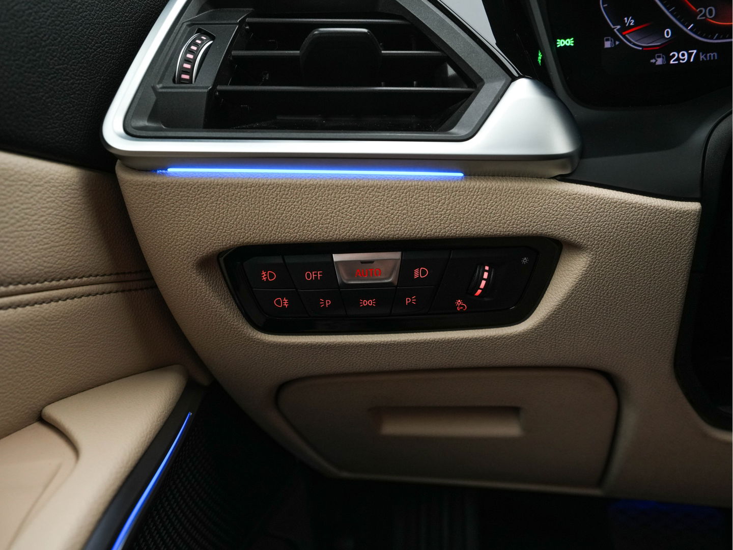 BMW 3 Serie Touring 330i High Executive Edition Sport-Pack Aut. *VERNASCA-FULL-LEATHER | DIGI-COCKPIT | FULL-LED | SPORT-SEATS | HIFI-SOUND | AMBIENT-LIGHT | HEATED-SEATS | DAB | NAVI-FULLMAP | ECC | CARPLAY | PDC | CRUISE | 18"ALU*
