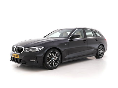 BMW 3 Serie Touring 330i High Executive Edition Sport-Pack Aut. *VERNASCA-FULL-LEATHER | DIGI-COCKPIT | FULL-LED | SPORT-SEATS | HIFI-SOUND | AMBIENT-LIGHT | HEATED-SEATS | DAB | NAVI-FULLMAP | ECC | CARPLAY | PDC | CRUISE | 18"ALU*