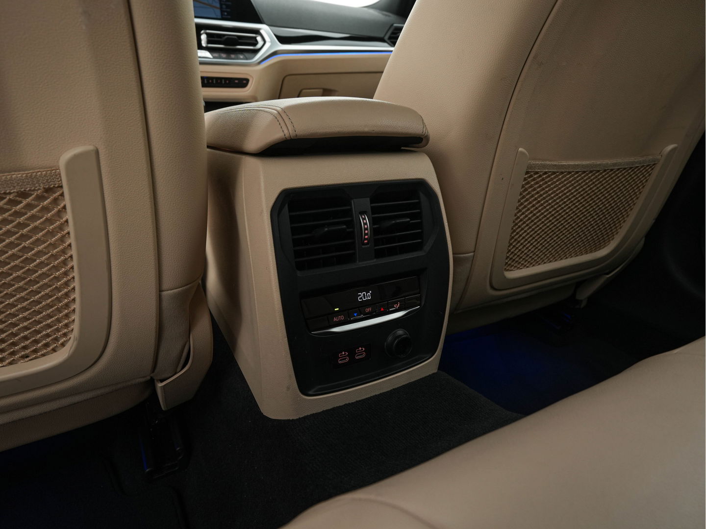 BMW 3 Serie Touring 330i High Executive Edition Sport-Pack Aut. *VERNASCA-FULL-LEATHER | DIGI-COCKPIT | FULL-LED | SPORT-SEATS | HIFI-SOUND | AMBIENT-LIGHT | HEATED-SEATS | DAB | NAVI-FULLMAP | ECC | CARPLAY | PDC | CRUISE | 18"ALU*