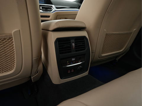 BMW 3 Serie Touring 330i High Executive Edition Sport-Pack Aut. *VERNASCA-FULL-LEATHER | DIGI-COCKPIT | FULL-LED | SPORT-SEATS | HIFI-SOUND | AMBIENT-LIGHT | HEATED-SEATS | DAB | NAVI-FULLMAP | ECC | CARPLAY | PDC | CRUISE | 18"ALU*