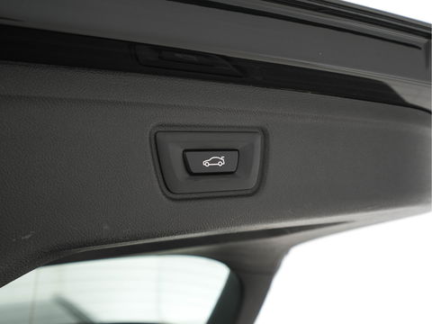 BMW 3 Serie Touring 330i High Executive Edition Sport-Pack Aut. *VERNASCA-FULL-LEATHER | DIGI-COCKPIT | FULL-LED | SPORT-SEATS | HIFI-SOUND | AMBIENT-LIGHT | HEATED-SEATS | DAB | NAVI-FULLMAP | ECC | CARPLAY | PDC | CRUISE | 18"ALU*