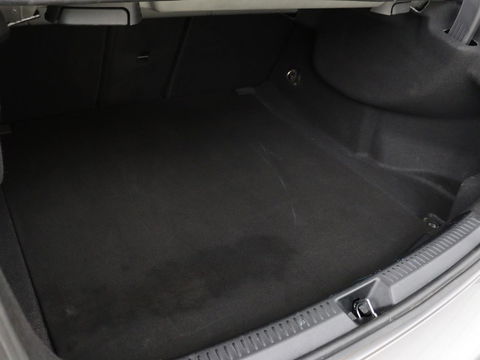 Mercedes-Benz A-Klasse 180d AMG | 36.600km NAP | Panoramadak | Stoelverwarming | Carplay | Camera | Full LED | Navigatie | Leder/Alcantara | Widescreen