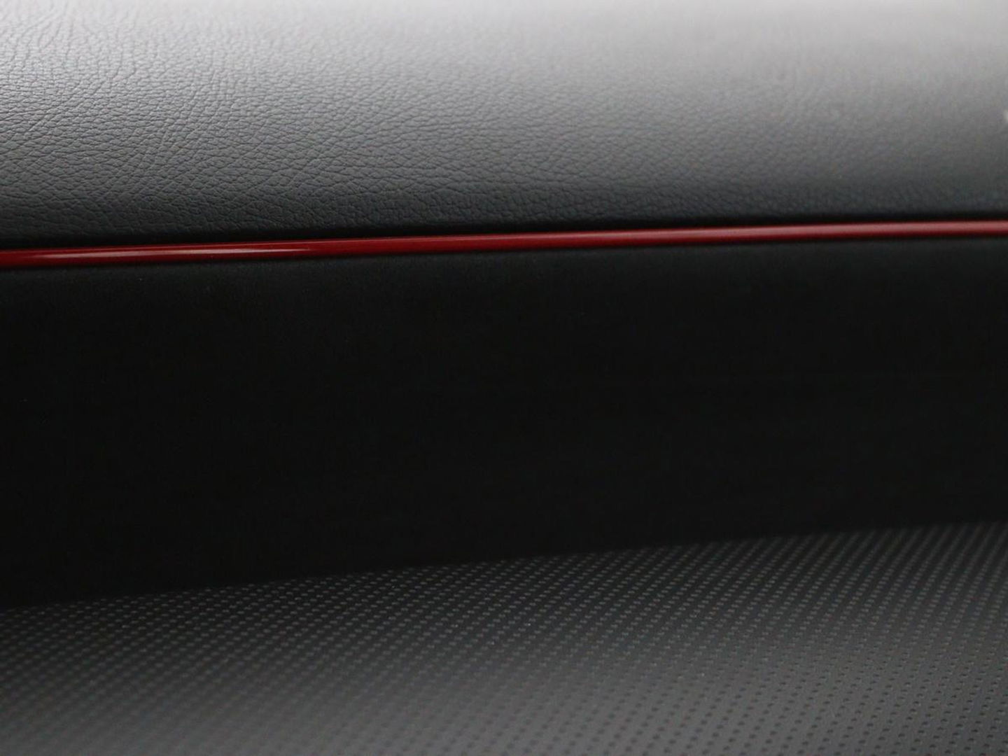 Mercedes-Benz A-Klasse 180d AMG | 36.600km NAP | Panoramadak | Stoelverwarming | Carplay | Camera | Full LED | Navigatie | Leder/Alcantara | Widescreen