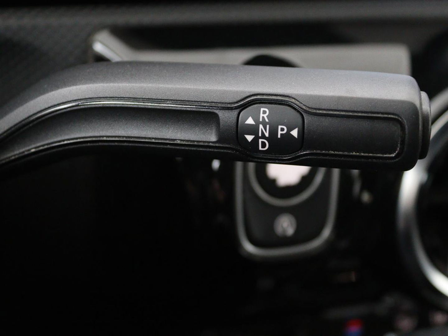 Mercedes-Benz A-Klasse 180d AMG | 36.600km NAP | Panoramadak | Stoelverwarming | Carplay | Camera | Full LED | Navigatie | Leder/Alcantara | Widescreen