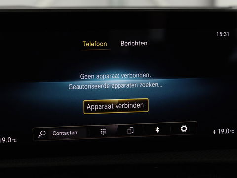 Mercedes-Benz A-Klasse 180d AMG | 36.600km NAP | Panoramadak | Stoelverwarming | Carplay | Camera | Full LED | Navigatie | Leder/Alcantara | Widescreen