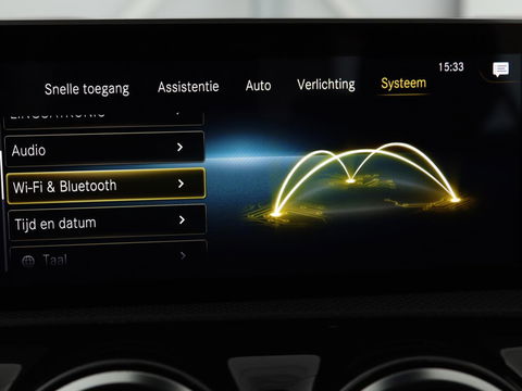 Mercedes-Benz A-Klasse 180d AMG | 36.600km NAP | Panoramadak | Stoelverwarming | Carplay | Camera | Full LED | Navigatie | Leder/Alcantara | Widescreen