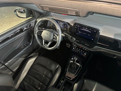 Volkswagen T-Roc 1.5 TSI R-Line Pano|IQ|Beats|Keyl|Leer|Memory