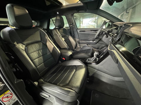 Volkswagen T-Roc 1.5 TSI R-Line Pano|IQ|Beats|Keyl|Leer|Memory