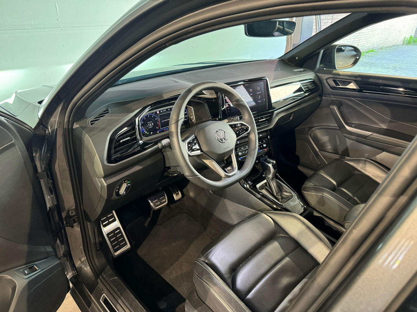 Volkswagen T-Roc 1.5 TSI R-Line Pano|IQ|Beats|Keyl|Leer|Memory