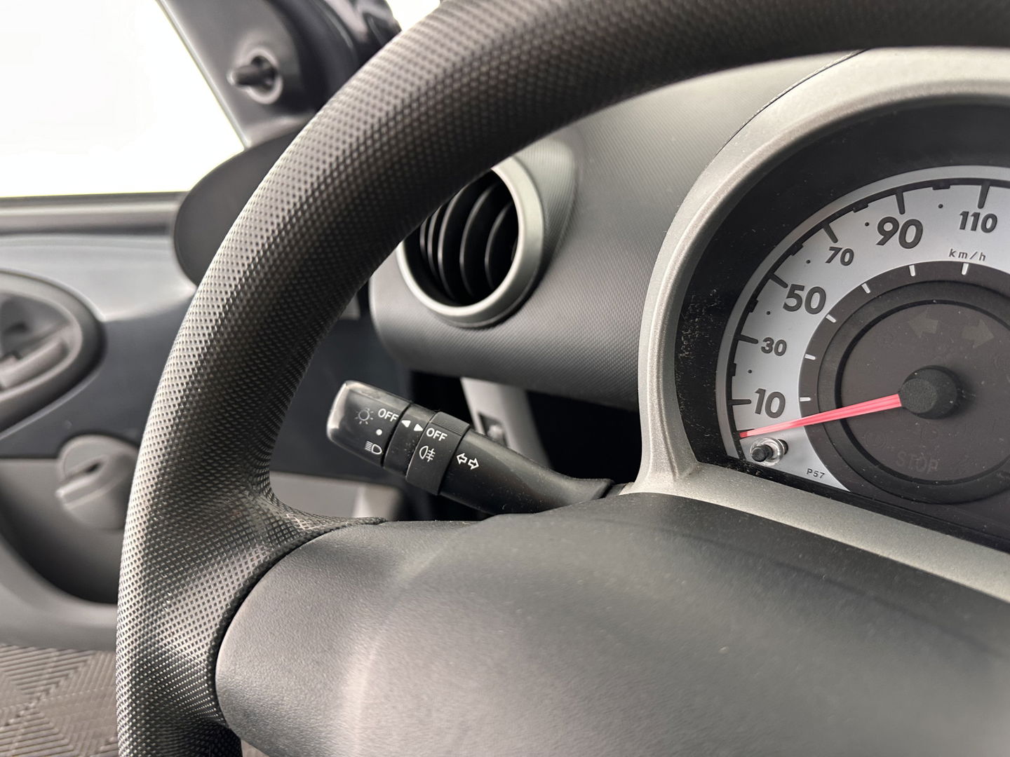Toyota Aygo 1.0-12V + *RADIO | COMFORT-SEATS*