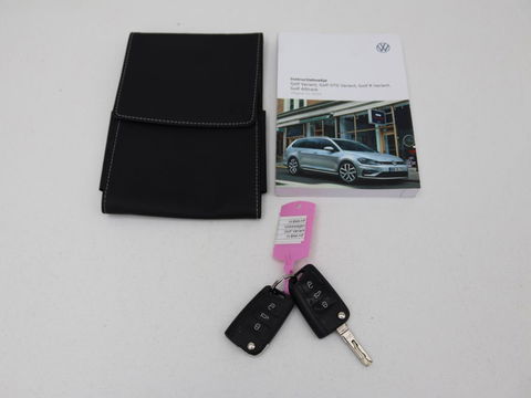 Volkswagen GOLF Variant 1.6 TDI Comfortline | Apple Carplay | Navigatie | Cruise Control Adaptief | Parkeersensor voor en achter | LED | LMV