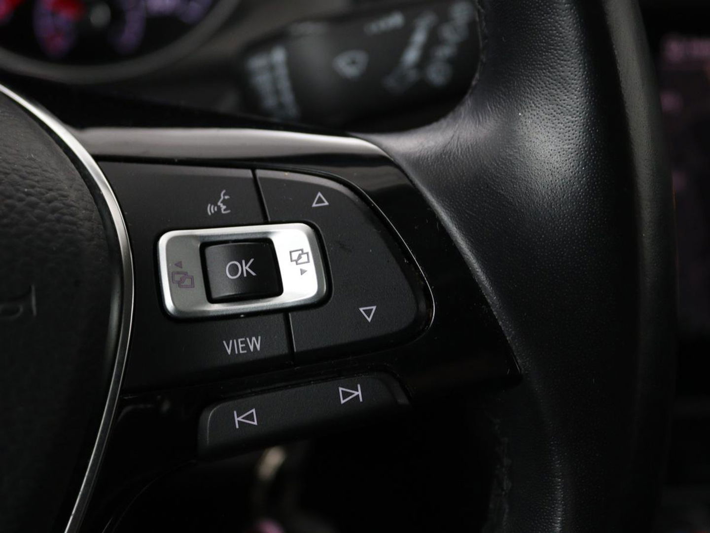 Volkswagen GOLF Variant 1.6 TDI Comfortline | Apple Carplay | Navigatie | Cruise Control Adaptief | Parkeersensor voor en achter | LED | LMV