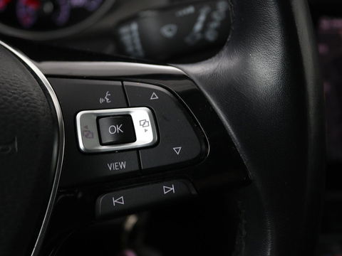 Volkswagen GOLF Variant 1.6 TDI Comfortline | Apple Carplay | Navigatie | Cruise Control Adaptief | Parkeersensor voor en achter | LED | LMV