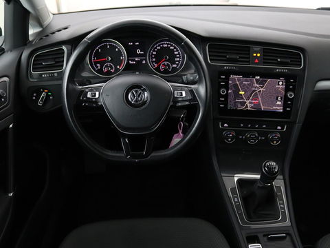 Volkswagen GOLF Variant 1.6 TDI Comfortline | Apple Carplay | Navigatie | Cruise Control Adaptief | Parkeersensor voor en achter | LED | LMV