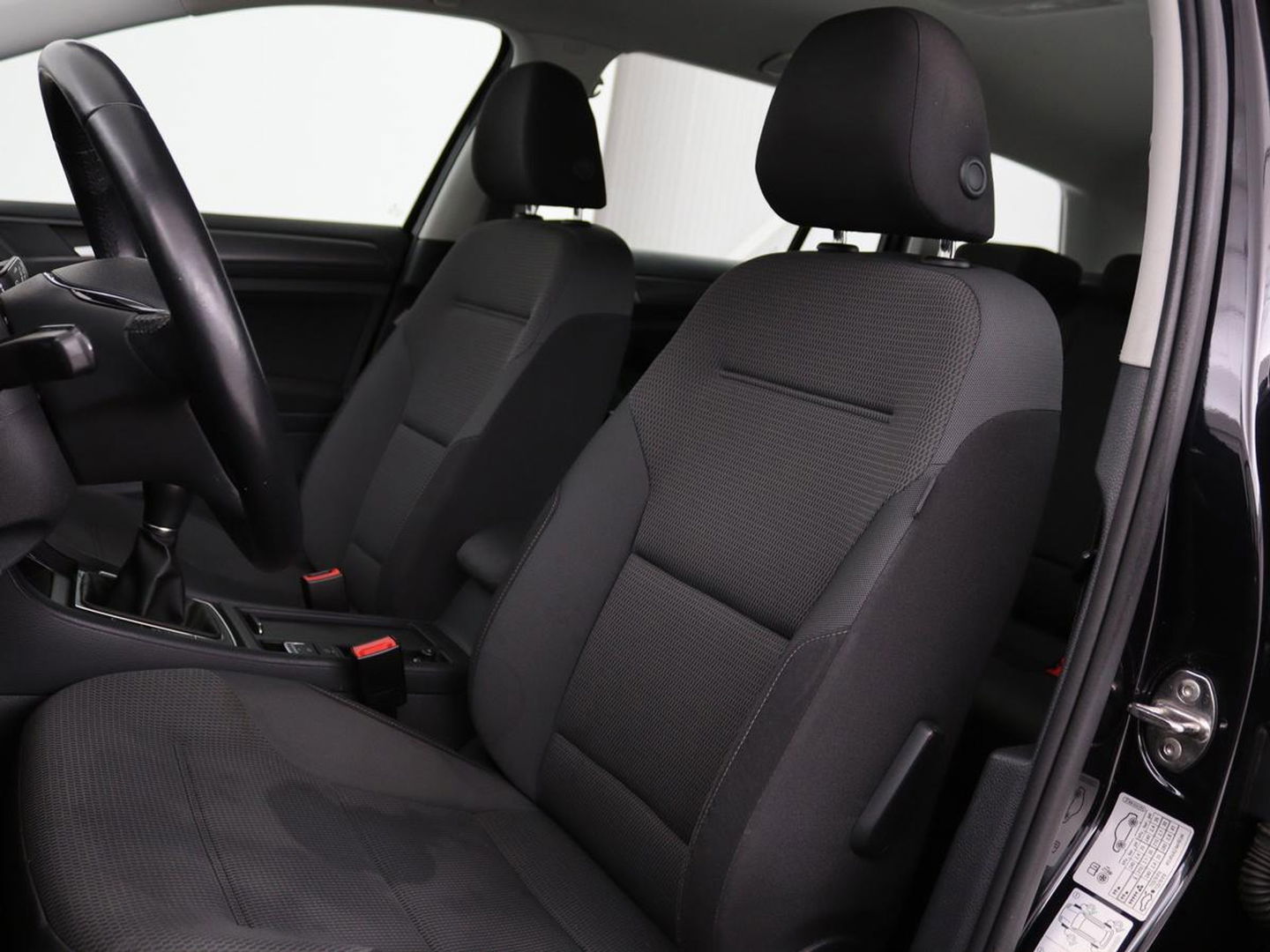 Volkswagen GOLF Variant 1.6 TDI Comfortline | Apple Carplay | Navigatie | Cruise Control Adaptief | Parkeersensor voor en achter | LED | LMV