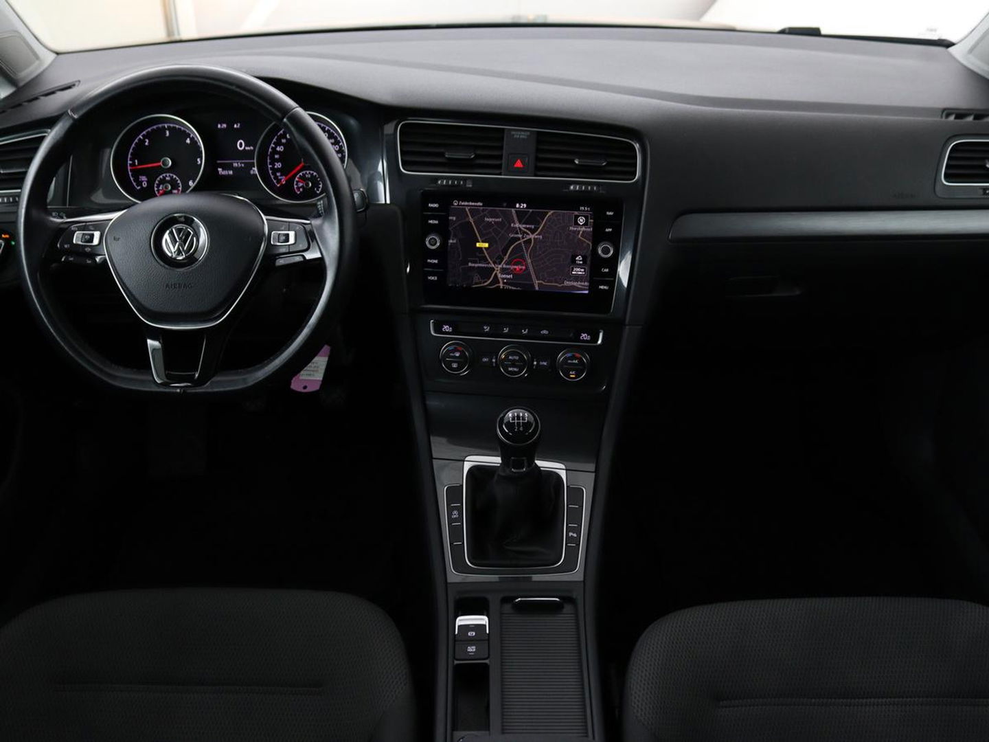 Volkswagen GOLF Variant 1.6 TDI Comfortline | Apple Carplay | Navigatie | Cruise Control Adaptief | Parkeersensor voor en achter | LED | LMV