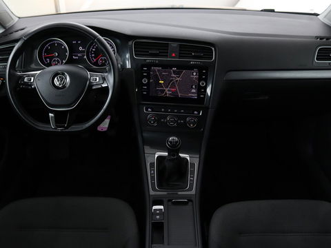 Volkswagen GOLF Variant 1.6 TDI Comfortline | Apple Carplay | Navigatie | Cruise Control Adaptief | Parkeersensor voor en achter | LED | LMV