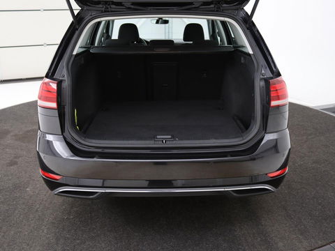 Volkswagen GOLF Variant 1.6 TDI Comfortline | Apple Carplay | Navigatie | Cruise Control Adaptief | Parkeersensor voor en achter | LED | LMV