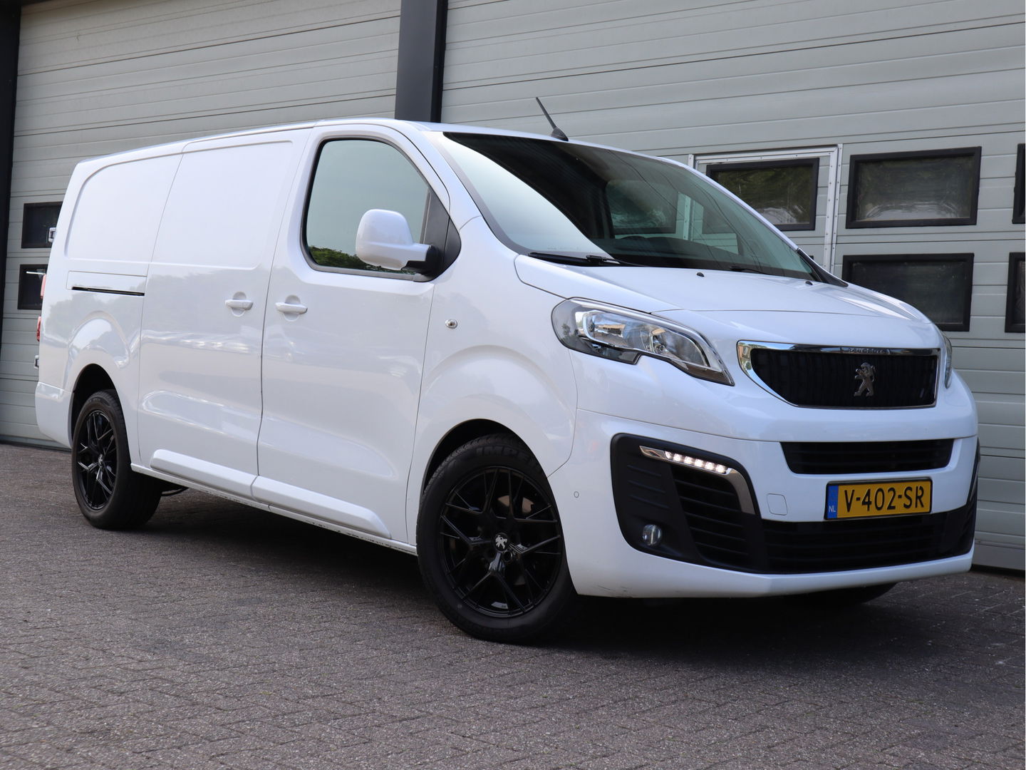 Peugeot Expert 2.0 BlueHDI 180pk Euro 6 Extra L3 Automaat - Trekhaak - Navi