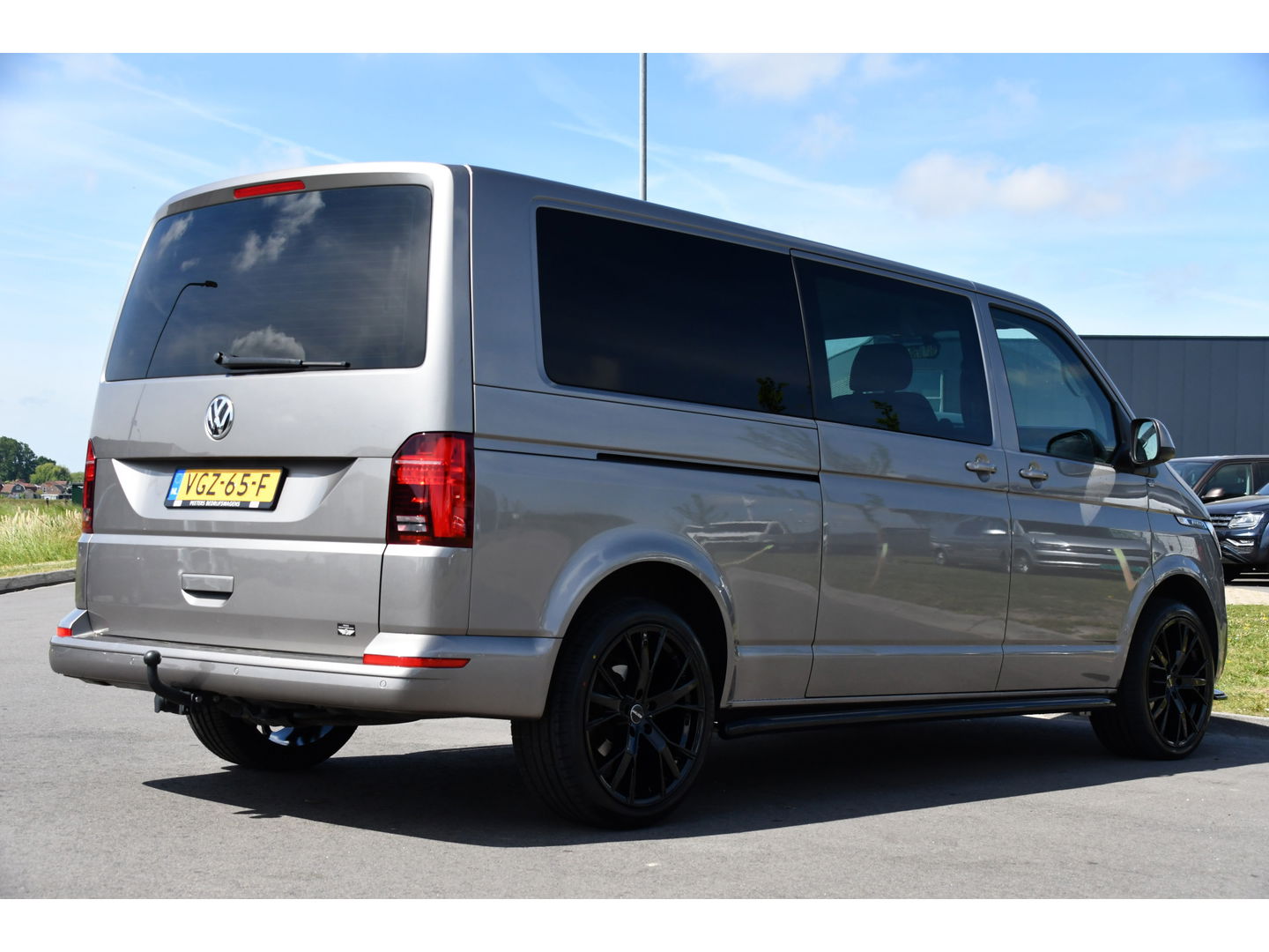 Volkswagen Transporter 2.0 TDI L2H1 30 DC Bulli Virtual, Adaptieve Cruise, Carplay, LED, Automaat, Trekhaak, 150PK, Sensoren, Uniek!
