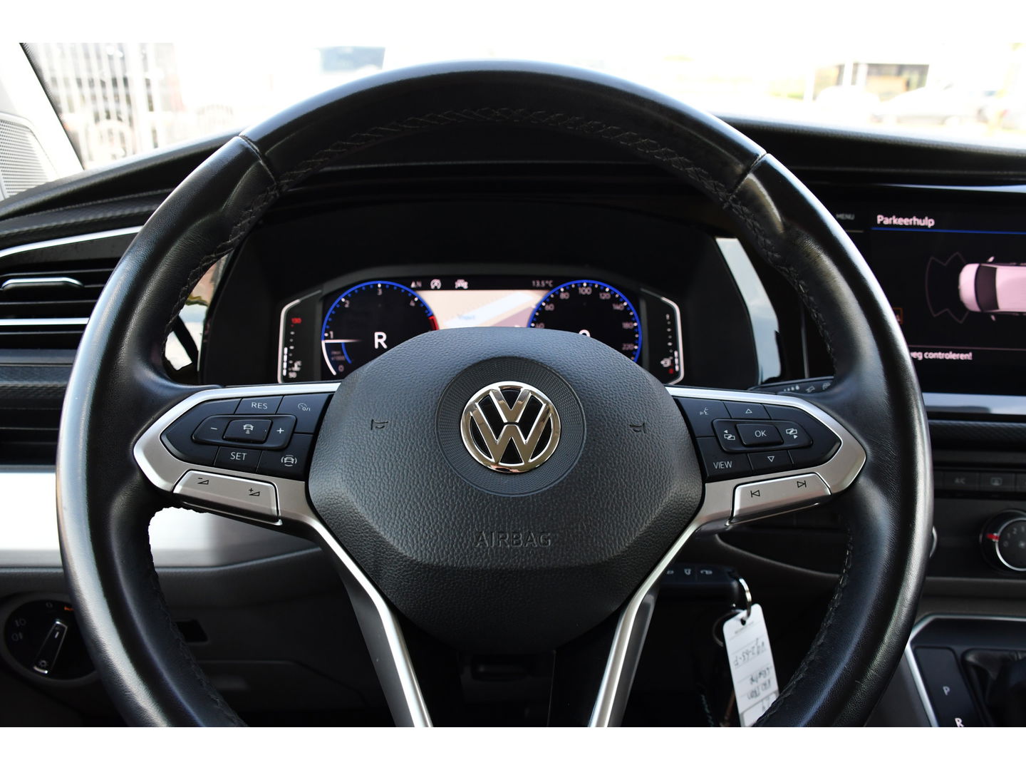 Volkswagen Transporter 2.0 TDI L2H1 30 DC Bulli Virtual, Adaptieve Cruise, Carplay, LED, Automaat, Trekhaak, 150PK, Sensoren, Uniek!