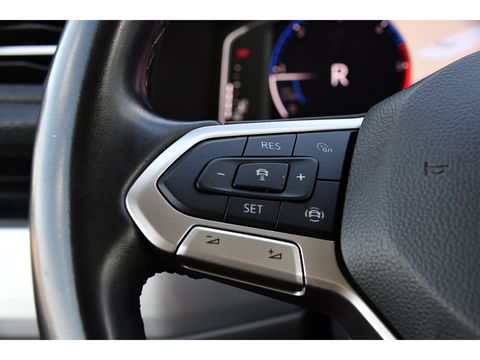Volkswagen Transporter 2.0 TDI L2H1 30 DC Bulli Virtual, Adaptieve Cruise, Carplay, LED, Automaat, Trekhaak, 150PK, Sensoren, Uniek!