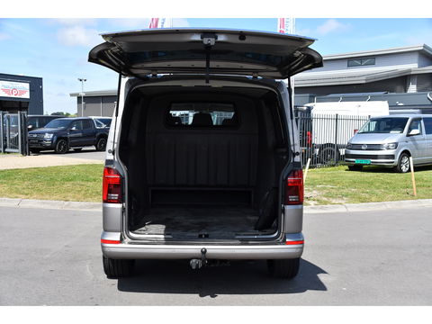 Volkswagen Transporter 2.0 TDI L2H1 30 DC Bulli Virtual, Adaptieve Cruise, Carplay, LED, Automaat, Trekhaak, 150PK, Sensoren, Uniek!