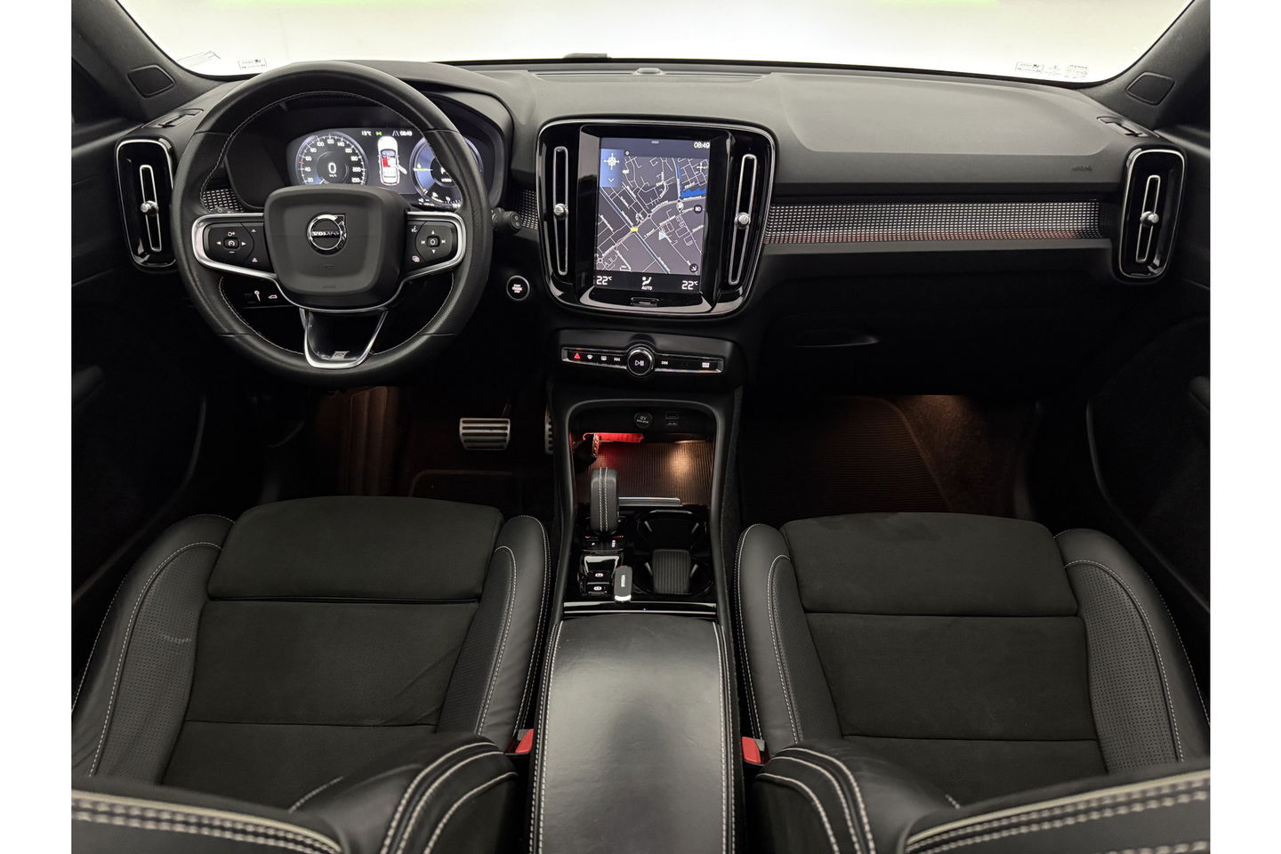 Volvo XC40 1.5 T5 Twin Engine R-Design 262PK Pano Camera LED Virtual Sfeer Trekhaak Memory Carplay Clima Cruise Navi PDC 20''LMV